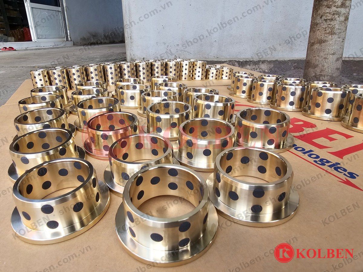 Bạc đồng có vai cấy graphite tự bôi trơn gia công tại xưởng KOLBEN