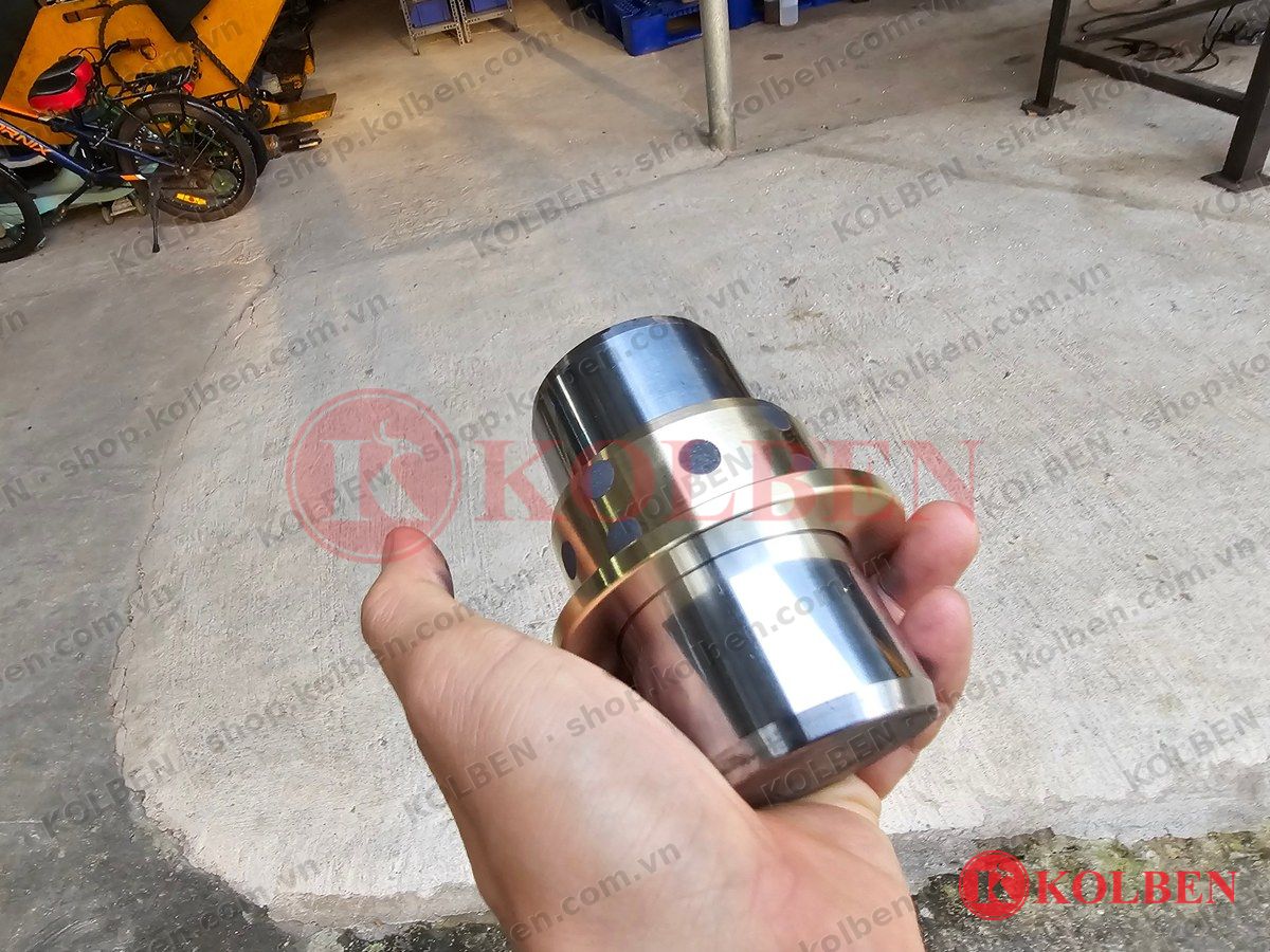 Bạc lót SPB có vai lắp trên trục thép